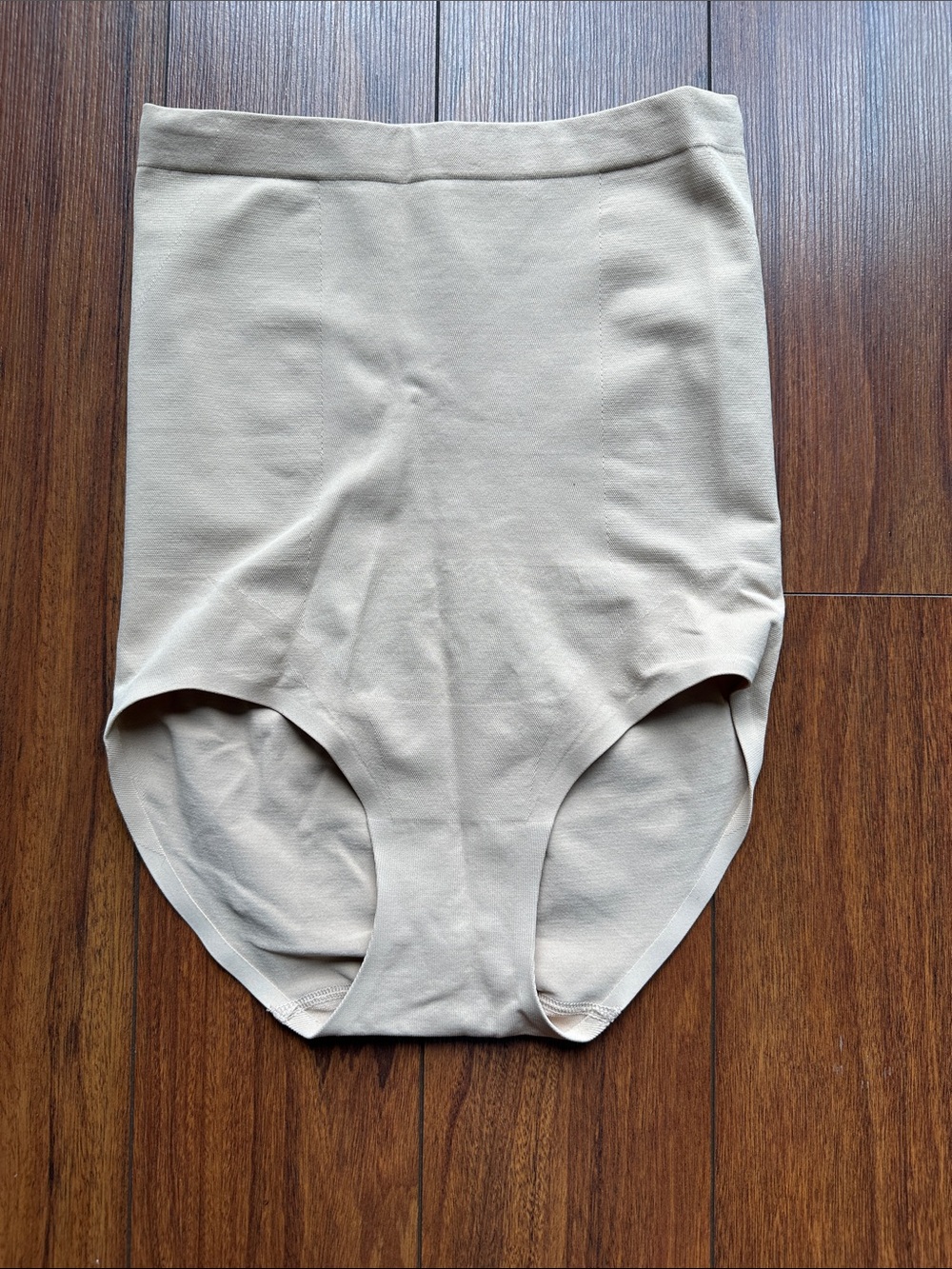 👩🏻👩🏻NWOT Jockey High-Waist Shaping Briefs in Beige👩🏻👩🏻